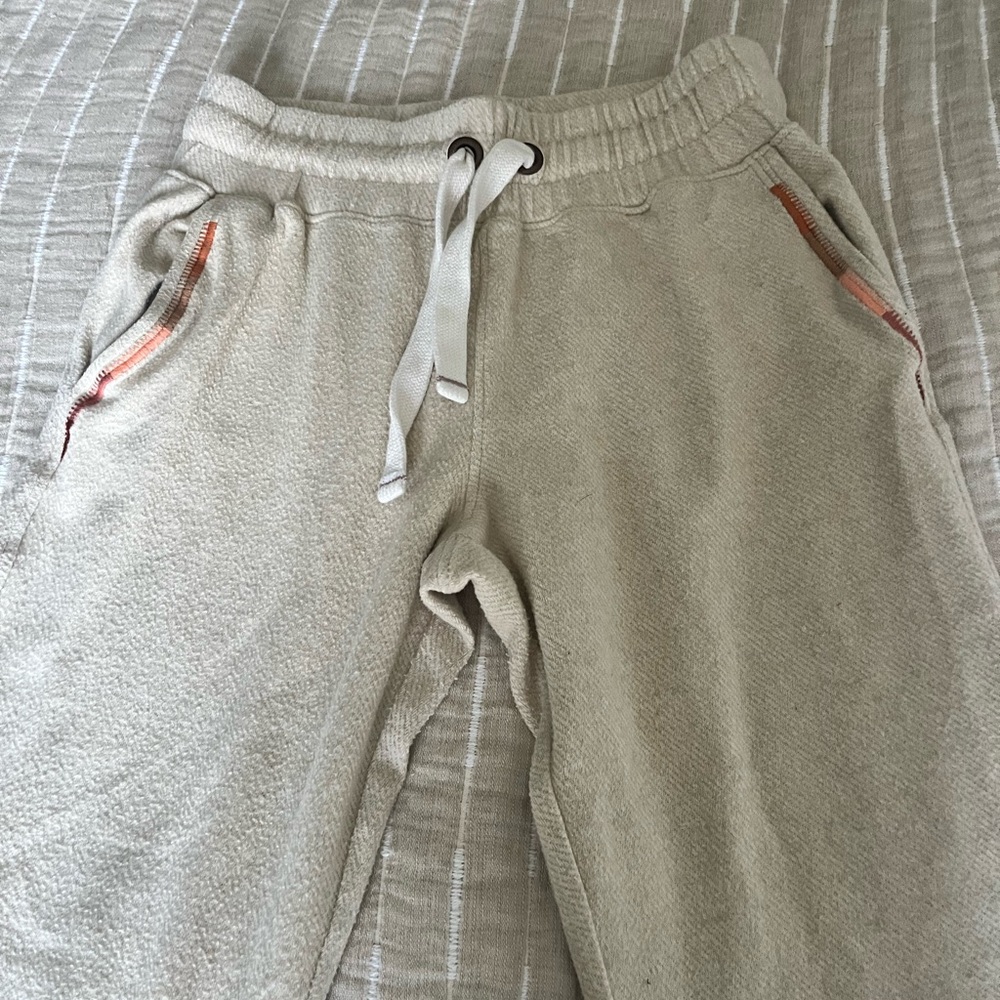 Faherty Women's Fleece Jogger Sweatpants | Oatmeal - Picture 2 of 5